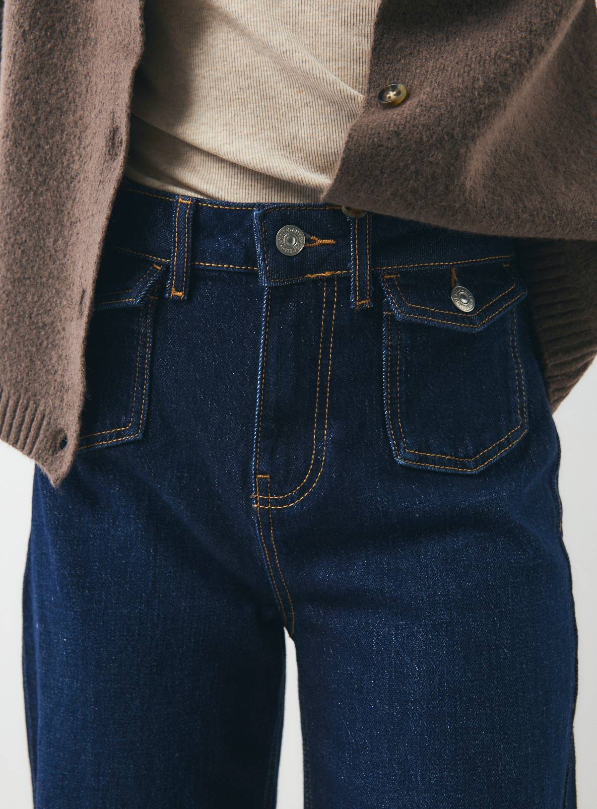Patch Pocket Relaxed Flare Jeans 14S - Image 3